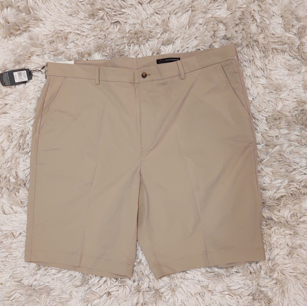 Greg Norman khaki shorts 42 NWT